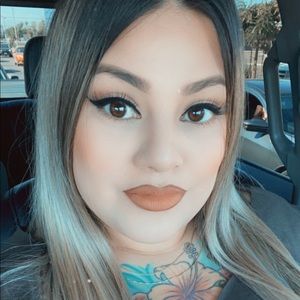 Meet your Posher, Raquel